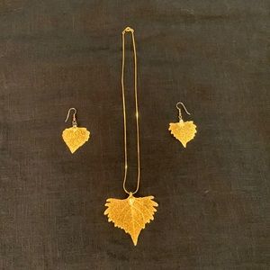 Necklace and earrings set